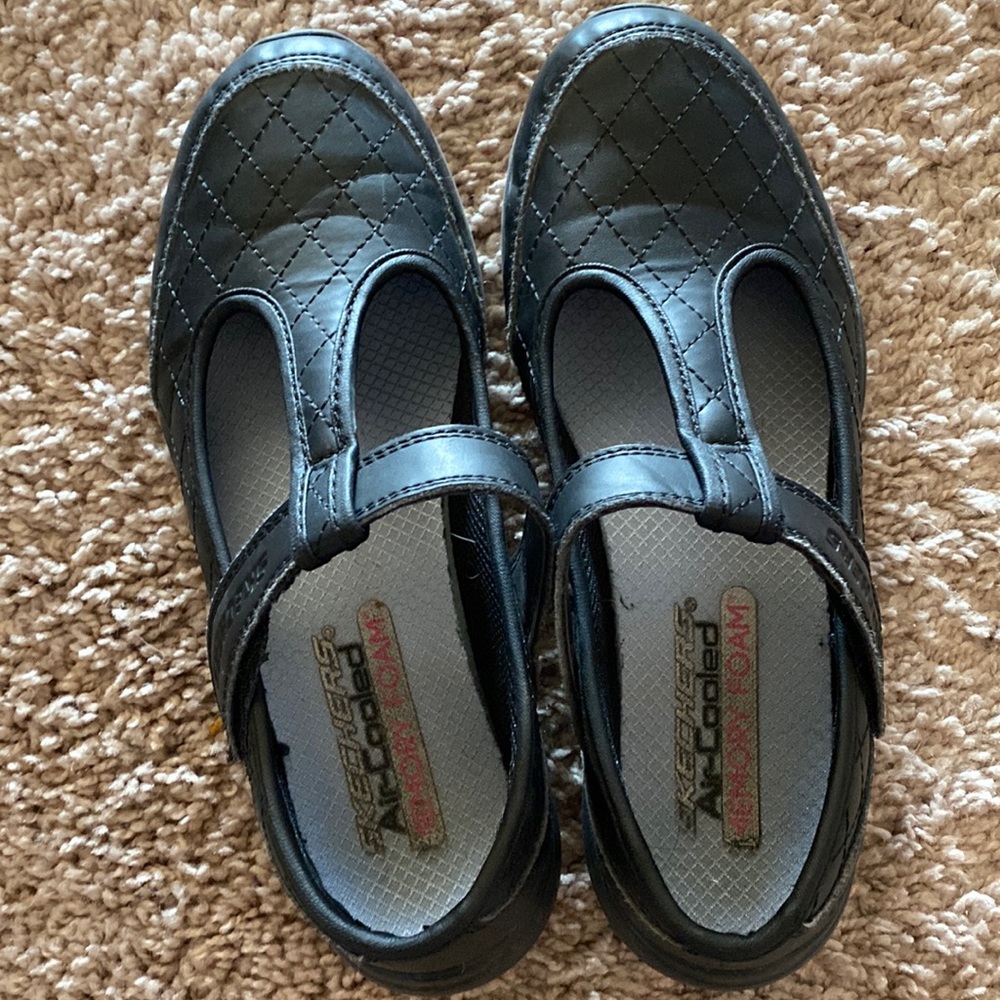 Gently worn school shoes casual Skechers